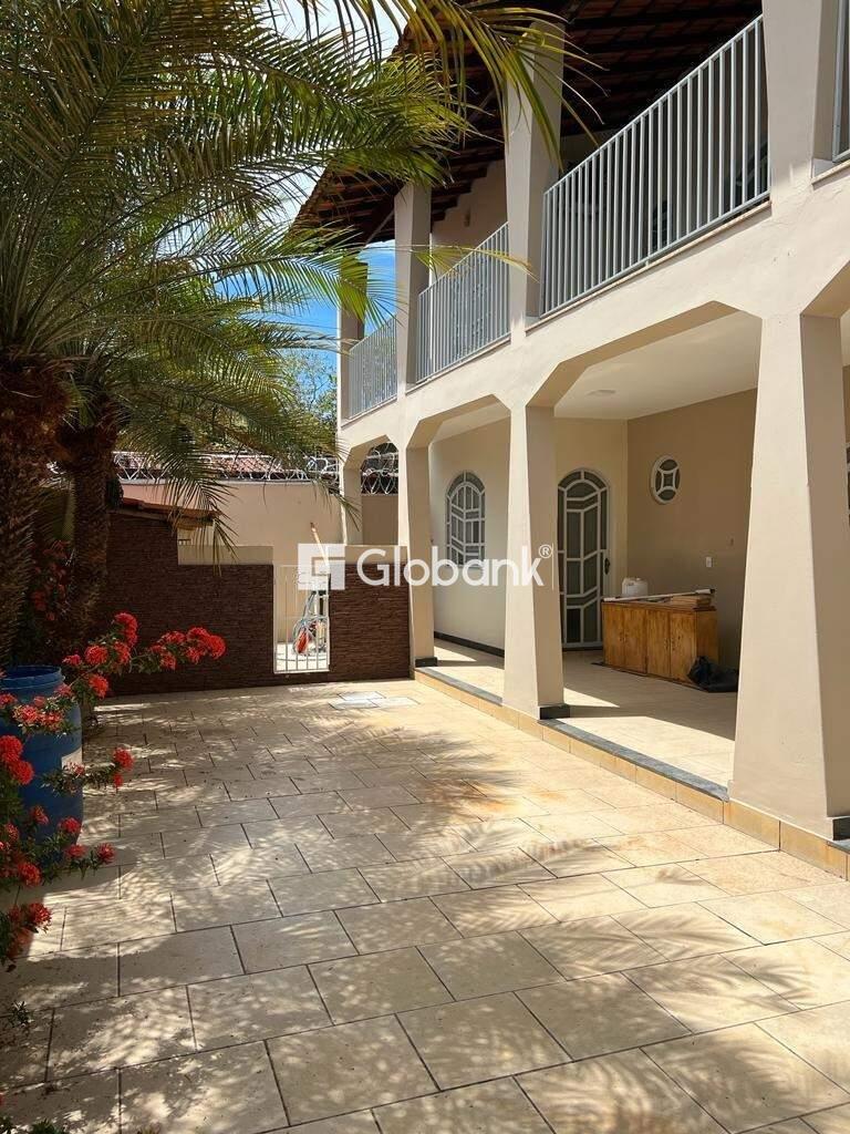 Casa 5 quartos à venda Augusta Mota 240m² Montes Claros MG: 