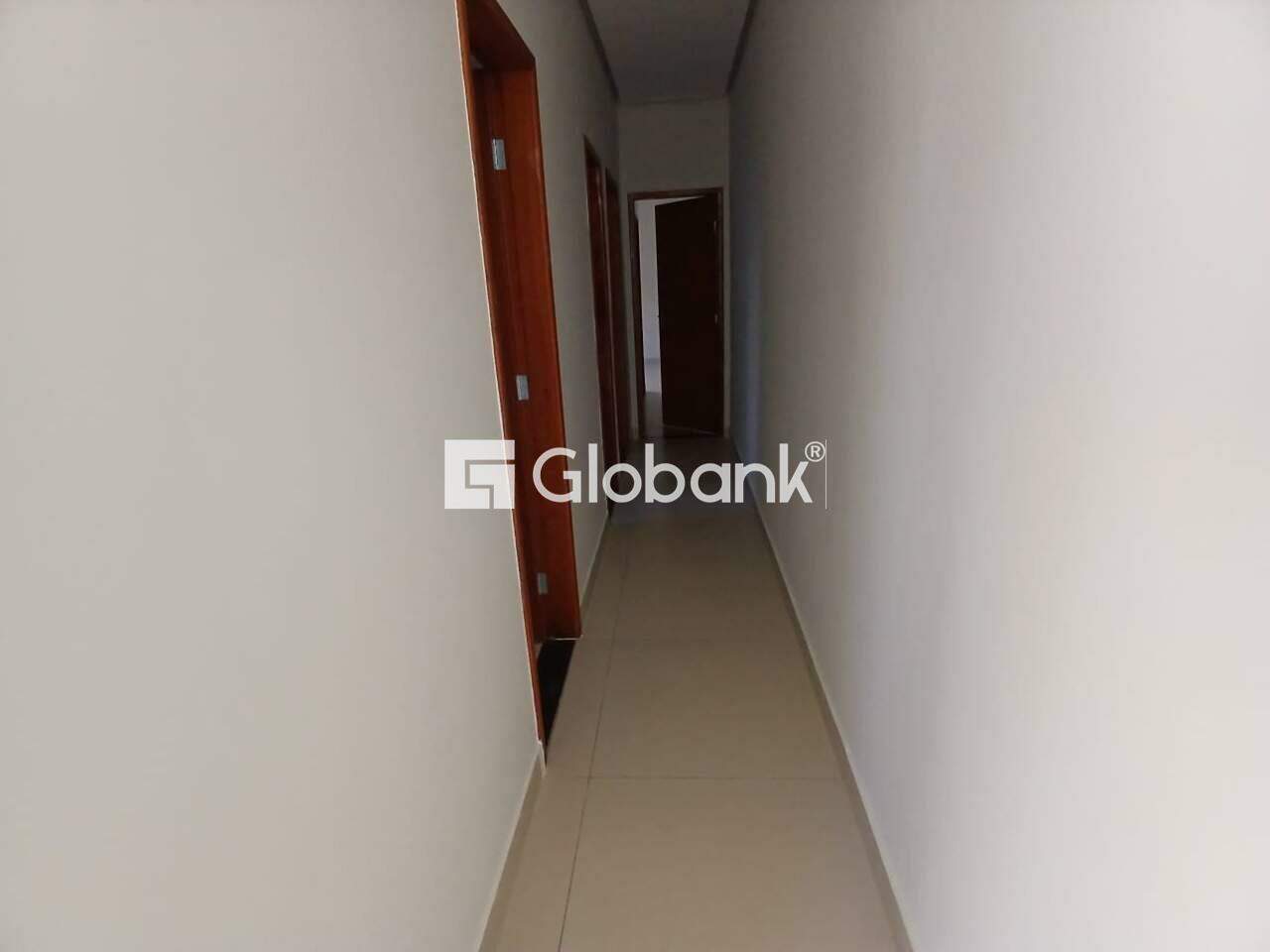 Casa 3 quartos à venda Vila Campos 75m² Montes Claros MG: Corredor Quartos