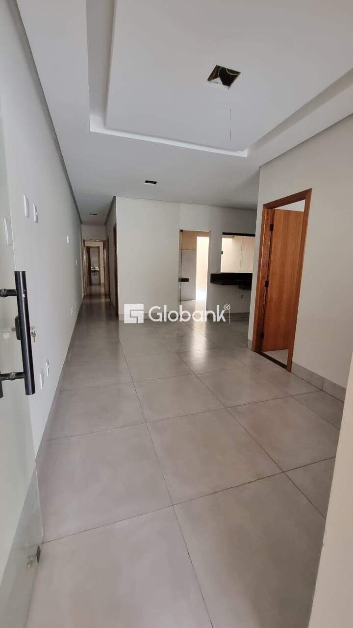 Casa 3 quartos à venda Jardim Olímpico 76,5m² Montes Claros MG: