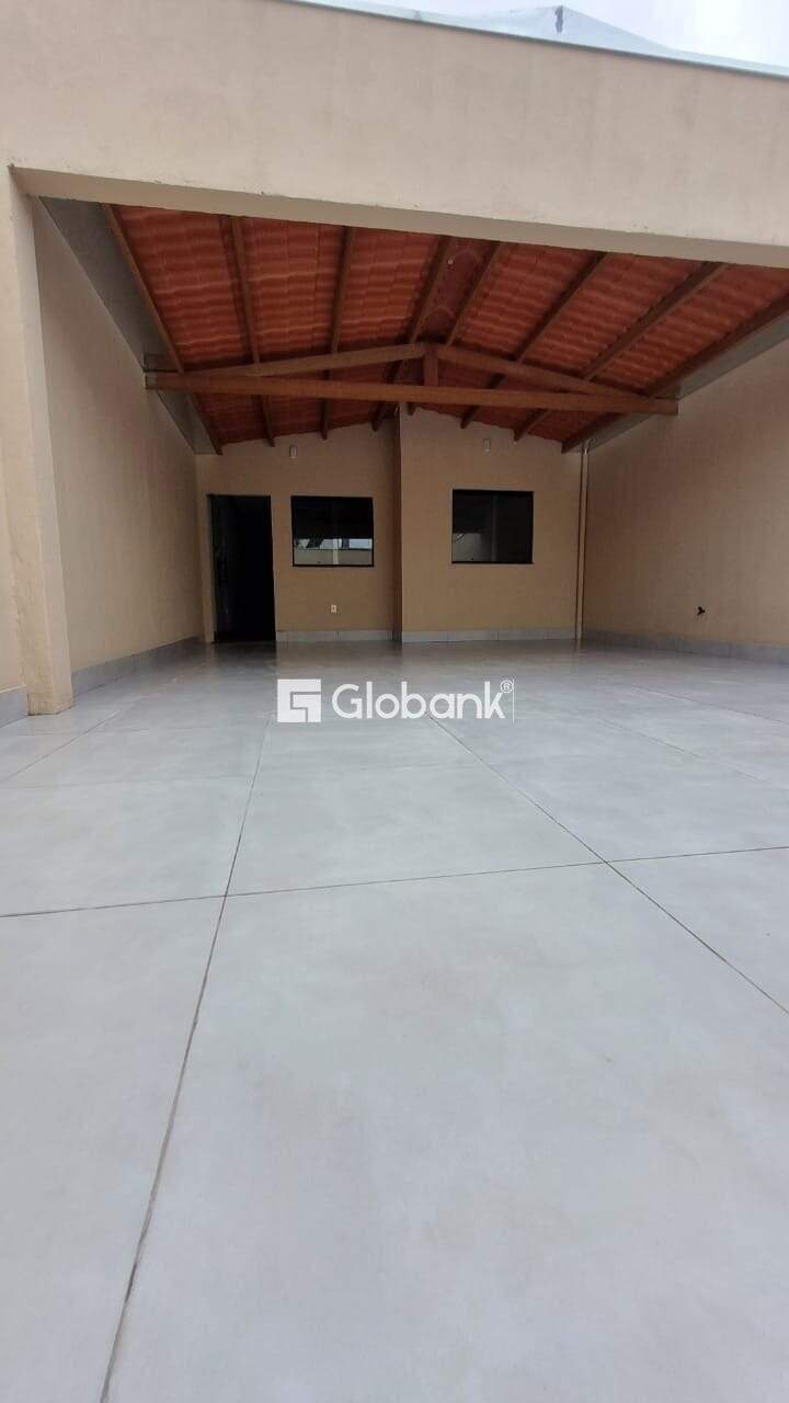 Casa 3 quartos à venda Jardim Olímpico 76,5m² Montes Claros MG:
