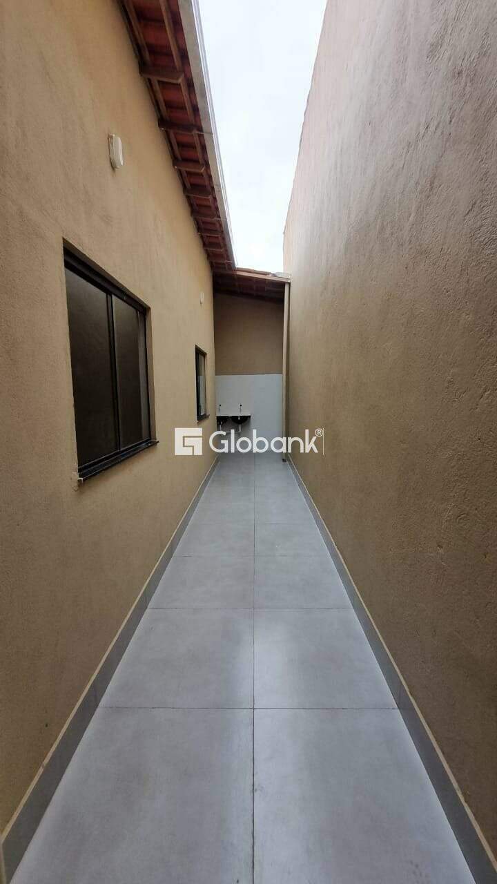 Casa 3 quartos à venda Jardim Olímpico 76,5m² Montes Claros MG:
