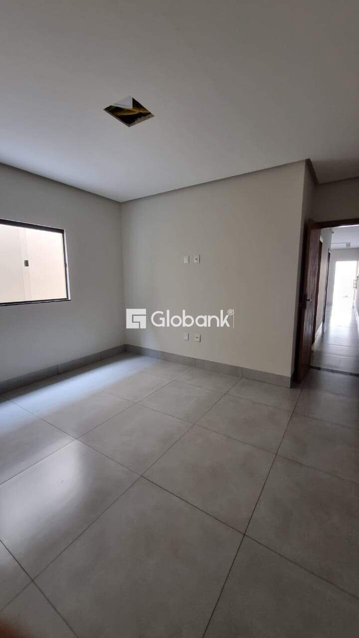 Casa 3 quartos à venda Jardim Olímpico 76,5m² Montes Claros MG: