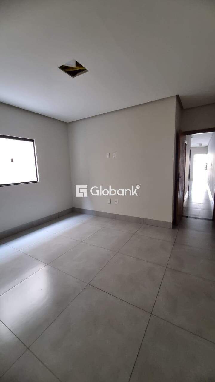 Casa 3 quartos à venda Jardim Olímpico 76,5m² Montes Claros MG:
