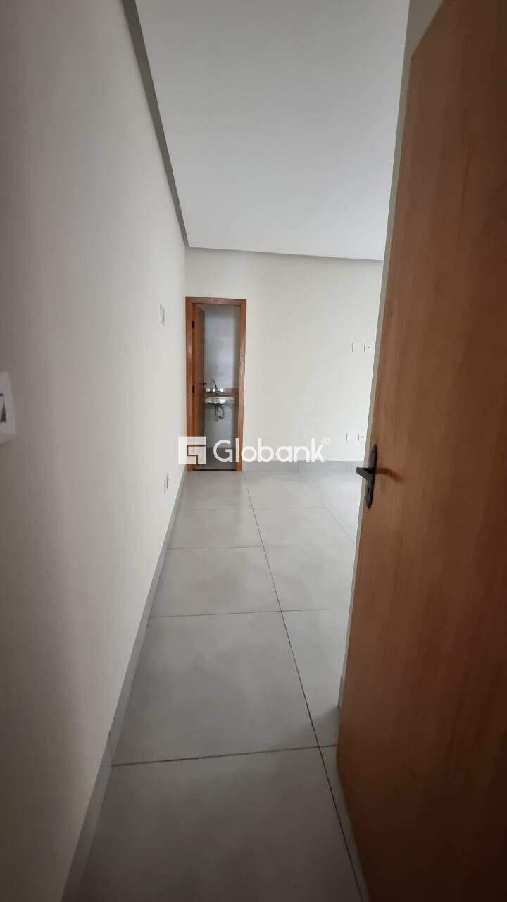 Casa 3 quartos à venda Jardim Olímpico 76,5m² Montes Claros MG: