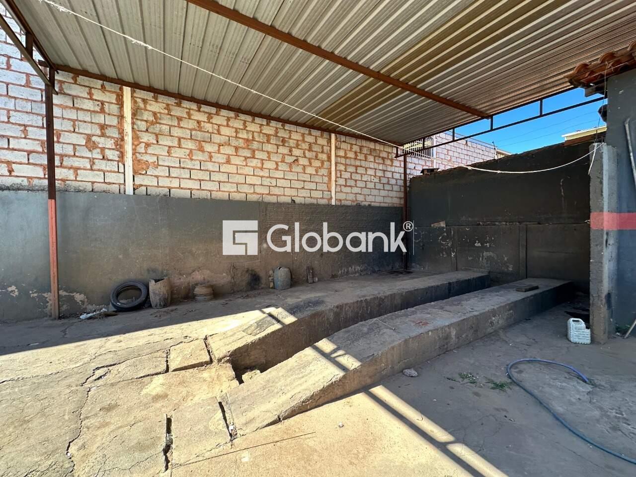 Galpão para aluguel Alto São João 340m² Montes Claros MG: 