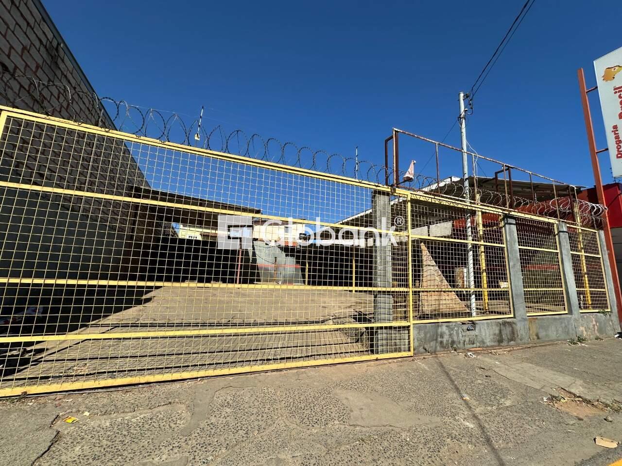 Galpão para aluguel Alto São João 340m² Montes Claros MG: Fachada