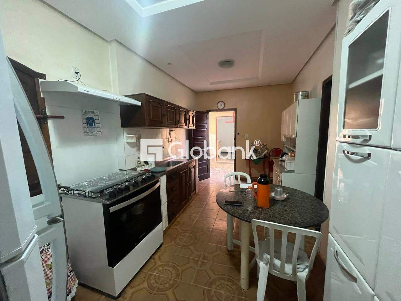 Casa 6 quartos à venda Cintra 250m² Montes Claros MG: 