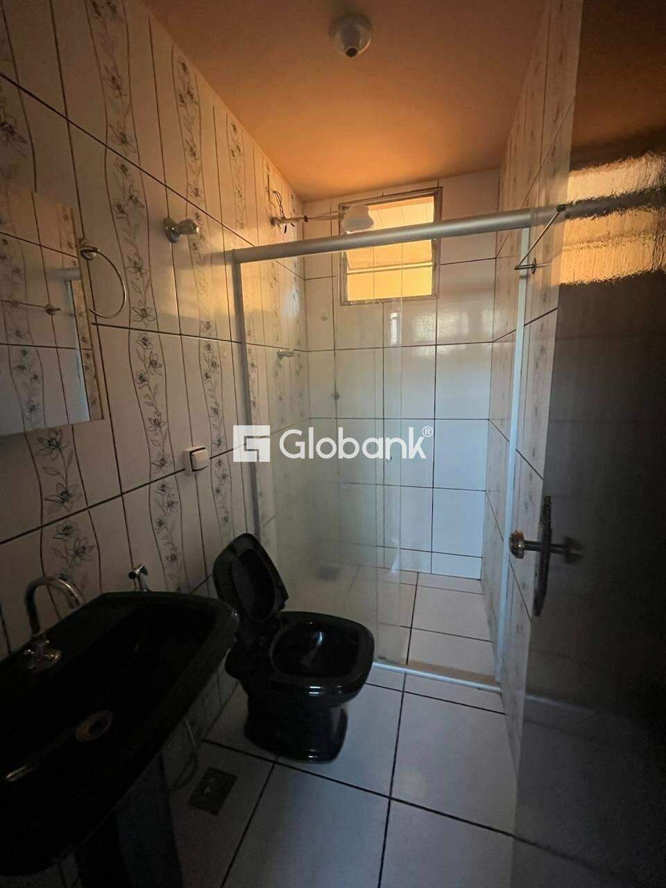 Casa 6 quartos à venda Cintra 250m² Montes Claros MG: BANHEIRO SOCIAL APARTAMENTO 02