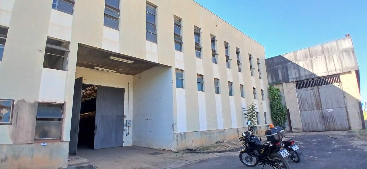 Galpão para aluguel Distrito Industrial 2.542m² Montes Claros MG: Fachada galp o