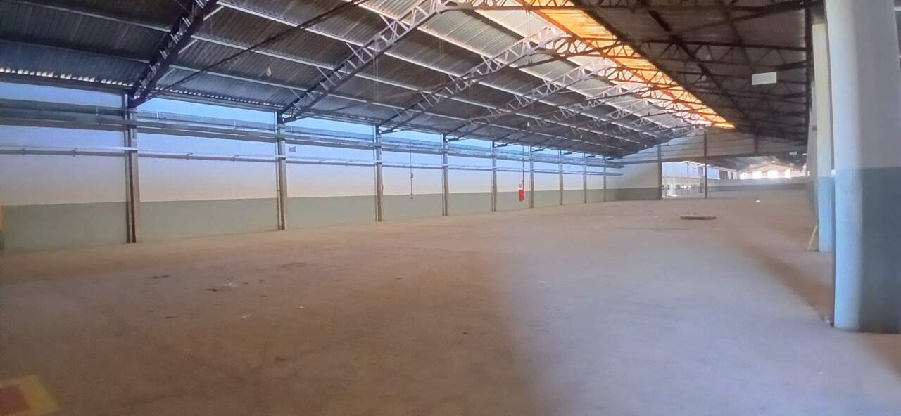 Galpão para aluguel Distrito Industrial 2.542m² Montes Claros MG: Interior
