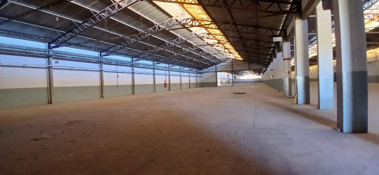 Galpão para aluguel Distrito Industrial 2.542m² Montes Claros MG: Interior