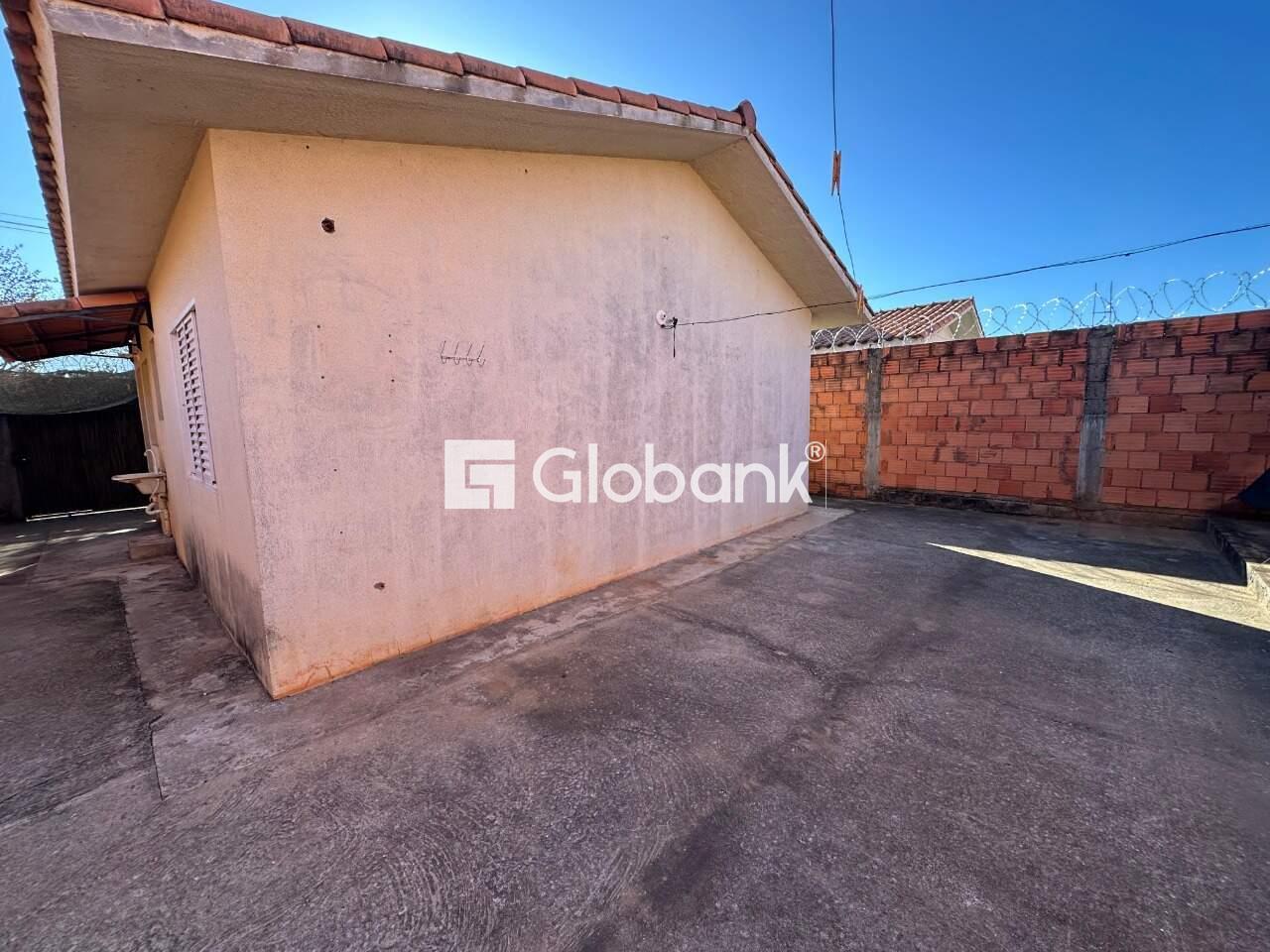 Casa 2 quartos à venda Residencial Sul Ipês 45m² Montes Claros MG: Quintal
