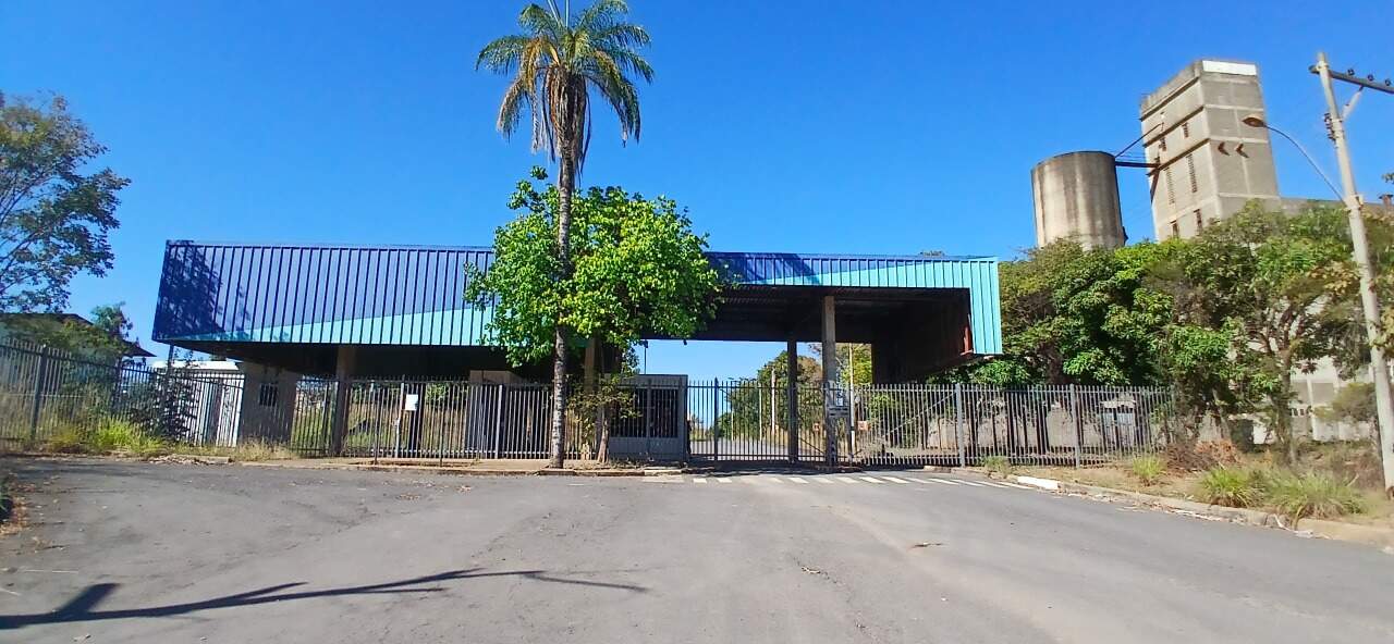 Galpão para aluguel Distrito Industrial 0m² Montes Claros MG: Fachada