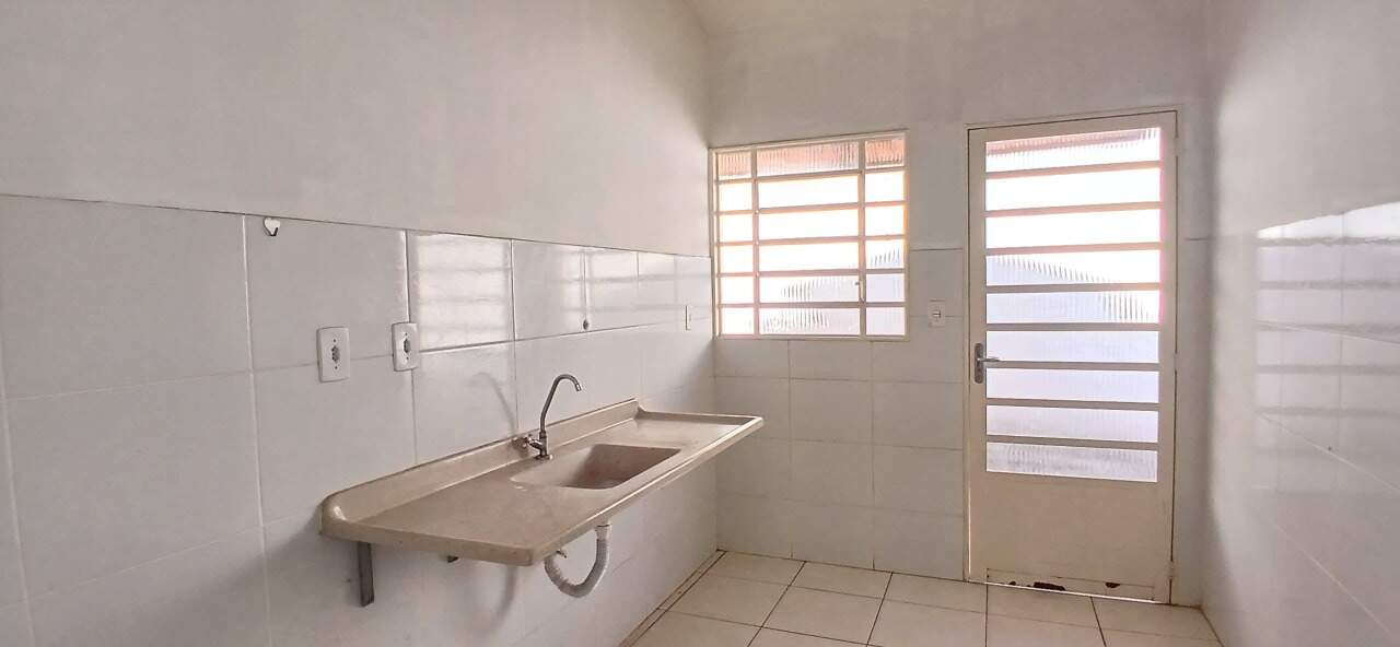 Casa 2 quartos para aluguel Residencial Sul Ipês 65m² Montes Claros MG: Cozinha