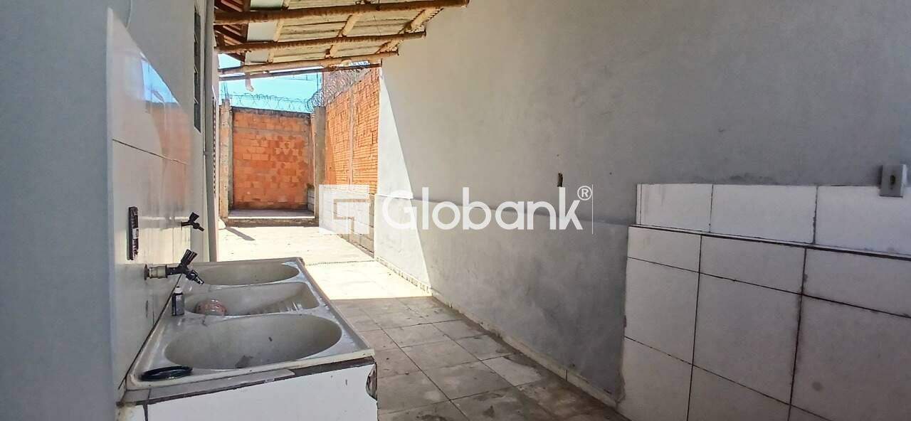 Casa 3 quartos à venda Loteamento Recanto das Águas 55m² Montes Claros MG: rea de servi os