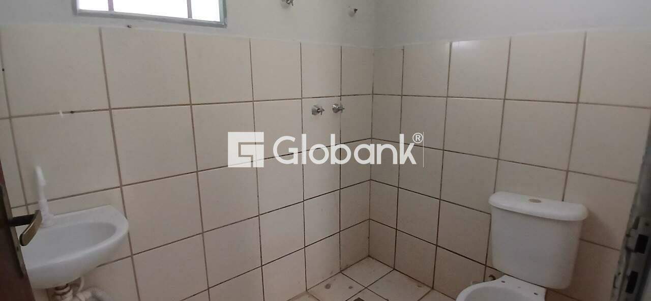 Casa 3 quartos à venda Loteamento Recanto das Águas 55m² Montes Claros MG: Banheiro social