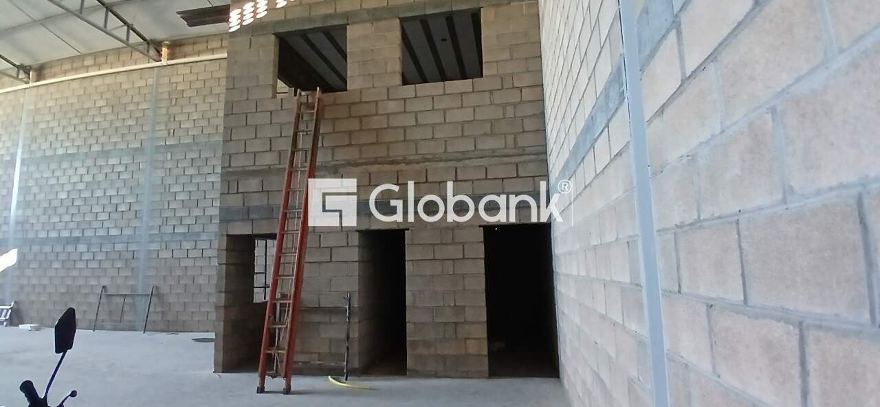 Galpão para aluguel Monte Alegre 360m² Montes Claros MG: Escrit rio