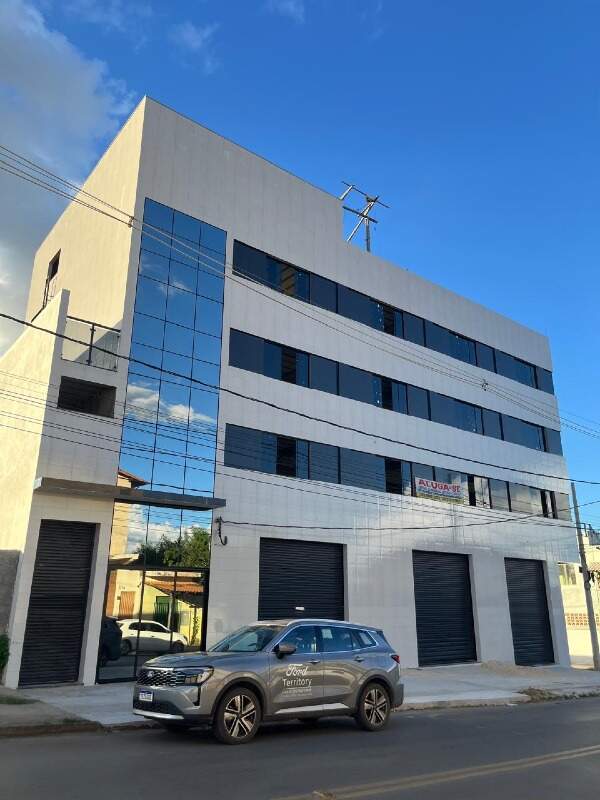 Prédio para aluguel Maracanã 1.152m² Montes Claros MG: Fachada
