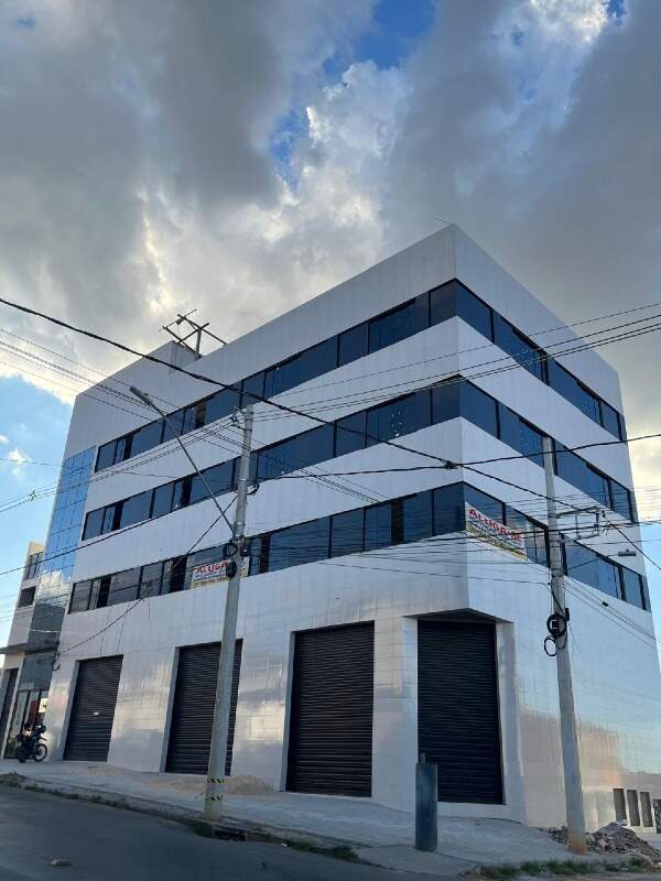 Prédio para aluguel Maracanã 1.152m² Montes Claros MG: Fachada