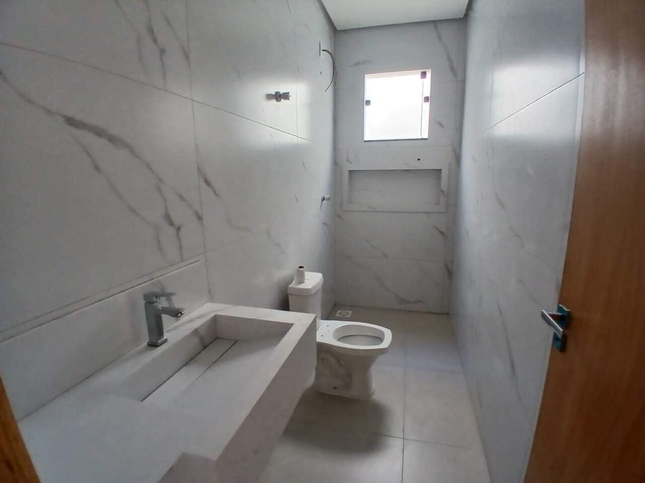 Casa 3 quartos à venda Santo Inácio 83m² Montes Claros MG: Banheiro Social