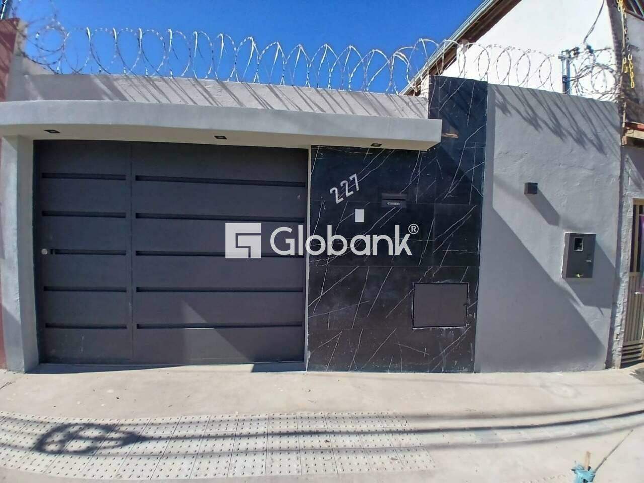 Casa 3 quartos à venda Santo Inácio 83m² Montes Claros MG: Fachada