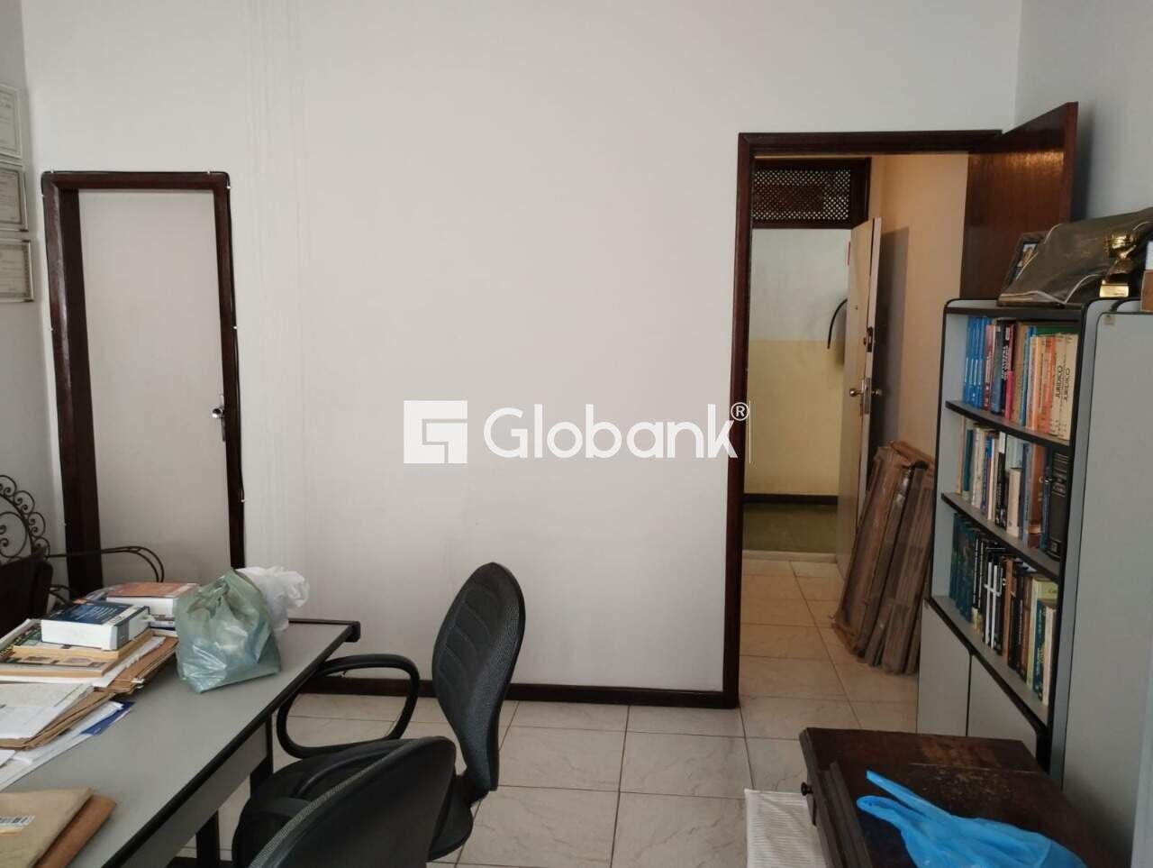 Sala comercial à venda Centro 0m² Montes Claros MG: 