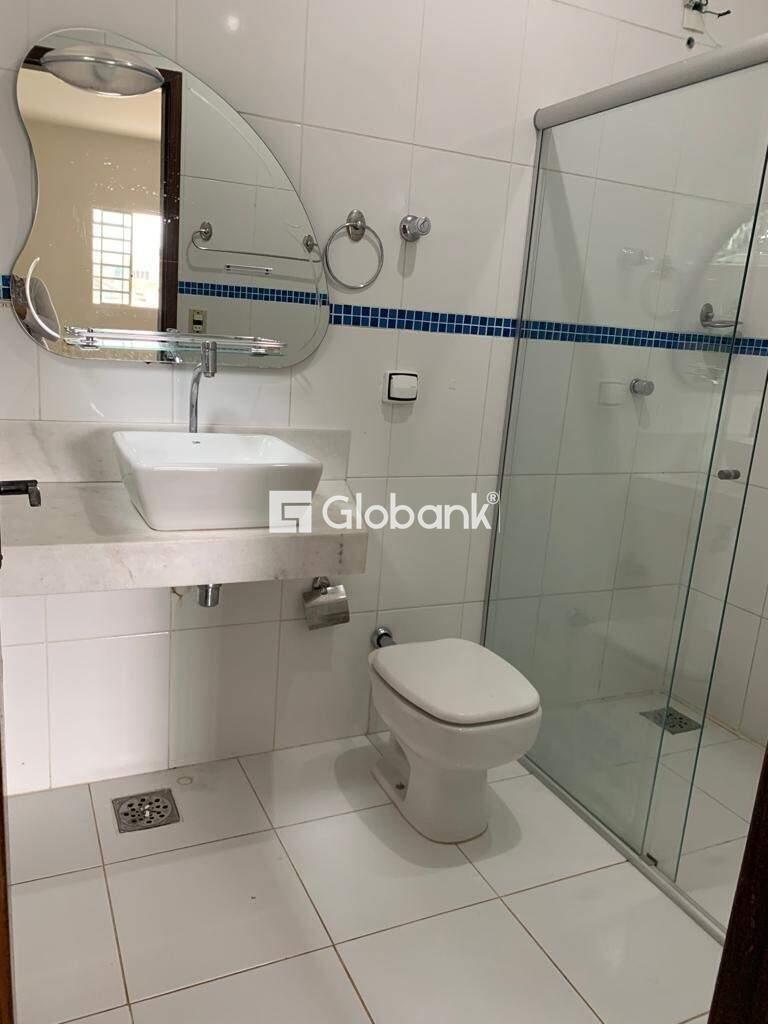 Casa 4 quartos à venda Vila Exposição 200m² Montes Claros MG: 