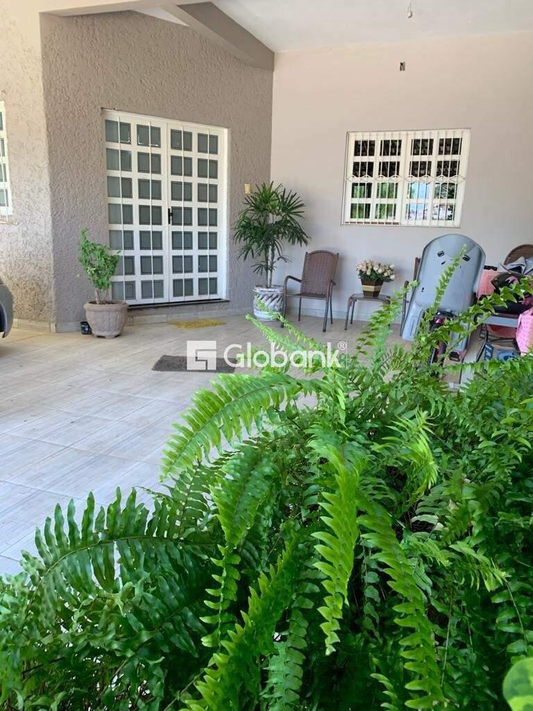 Casa 4 quartos à venda Vila Exposição 200m² Montes Claros MG: 