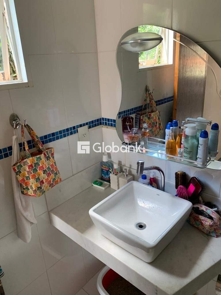 Casa 4 quartos à venda Vila Exposição 200m² Montes Claros MG: 