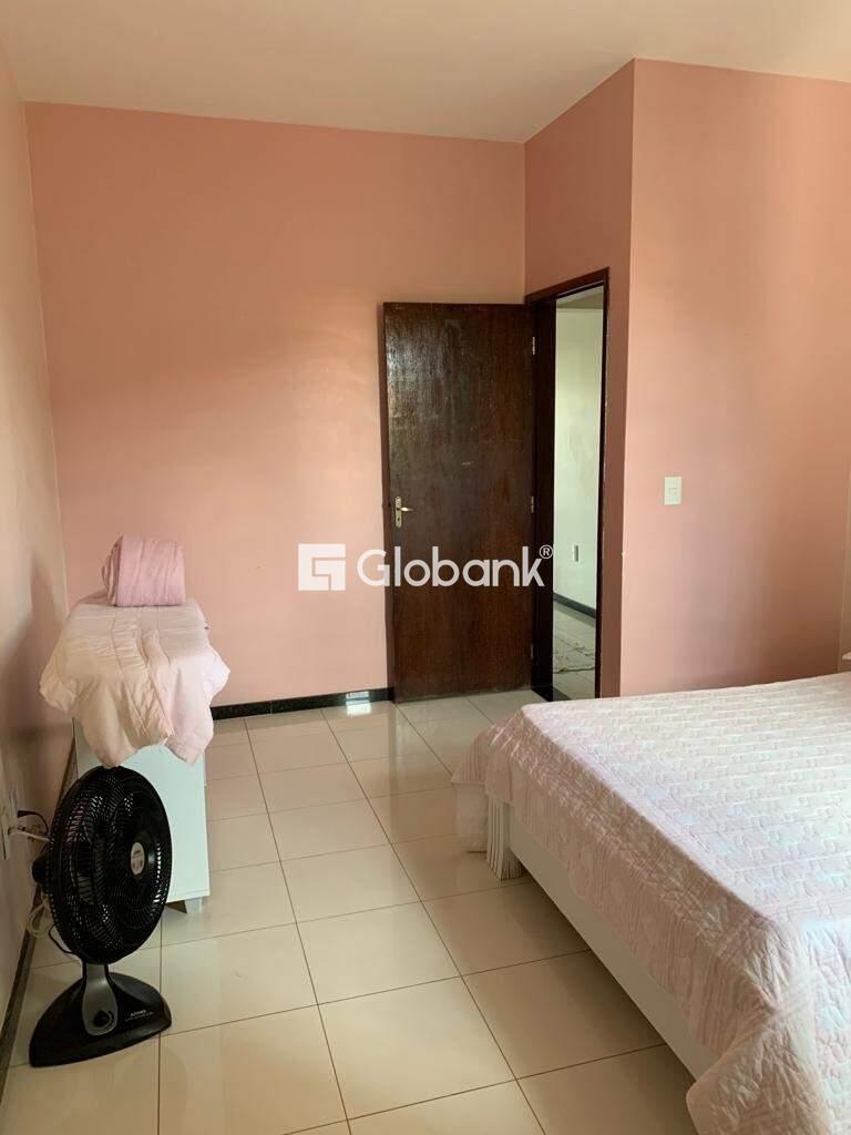 Casa 4 quartos à venda Vila Exposição 200m² Montes Claros MG: 