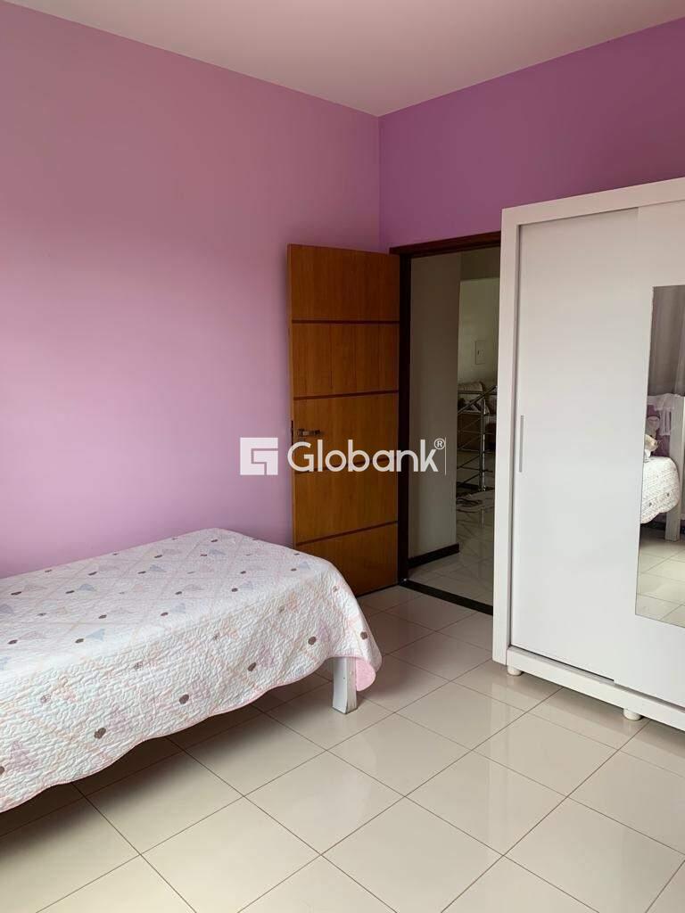 Casa 4 quartos à venda Vila Exposição 200m² Montes Claros MG: 