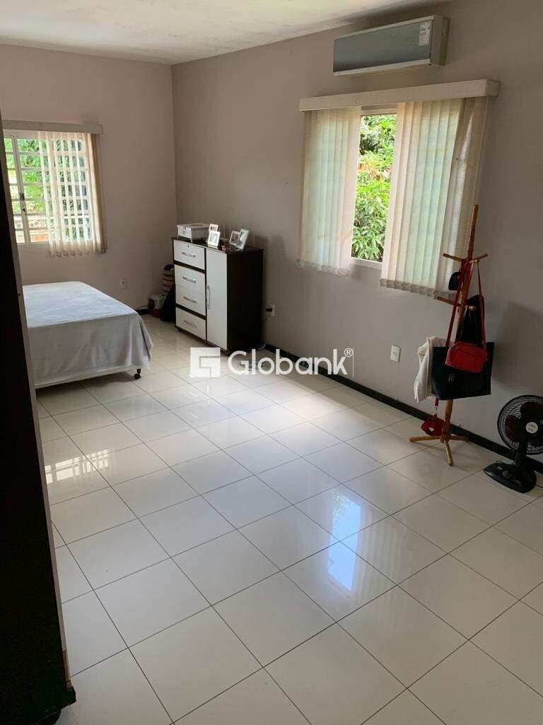 Casa 4 quartos à venda Vila Exposição 200m² Montes Claros MG: 