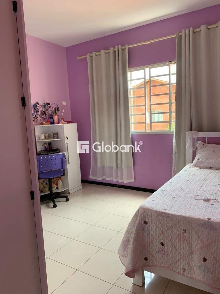 Casa 4 quartos à venda Vila Exposição 200m² Montes Claros MG: 