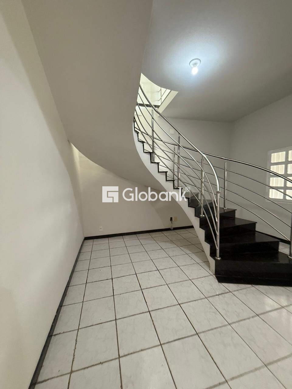 Casa 4 quartos à venda Vila Exposição 200m² Montes Claros MG: 