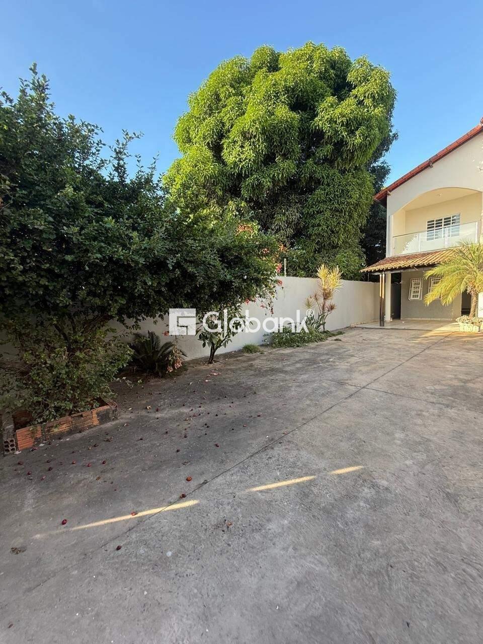 Casa 4 quartos à venda Vila Exposição 200m² Montes Claros MG: 