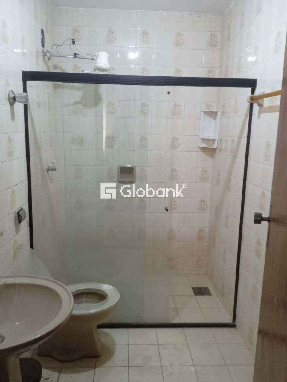 Casa 3 quartos para aluguel Centro 0m² Montes Claros MG: