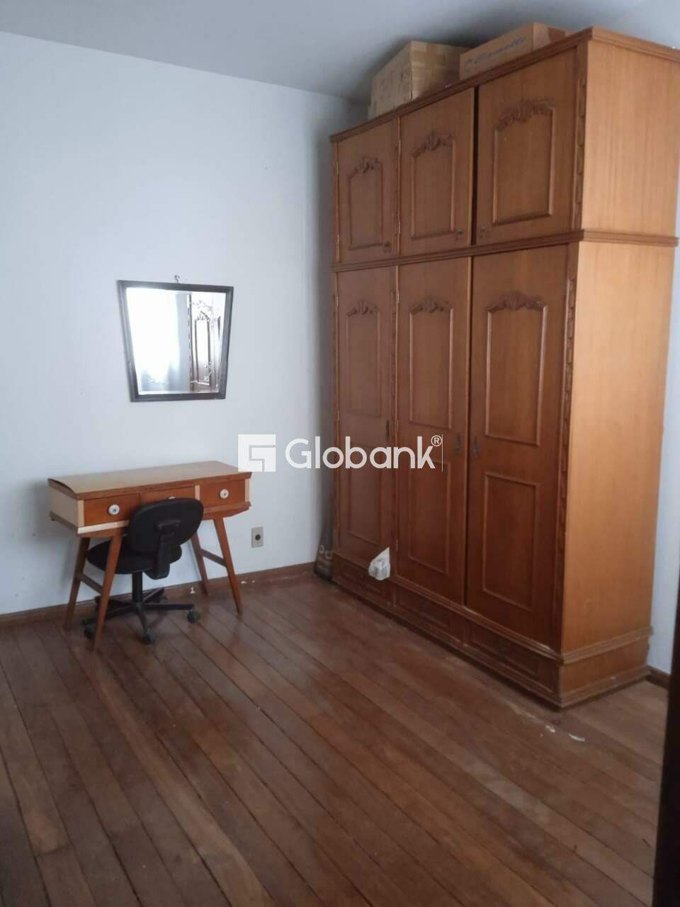 Casa 3 quartos para aluguel Centro 0m² Montes Claros MG: