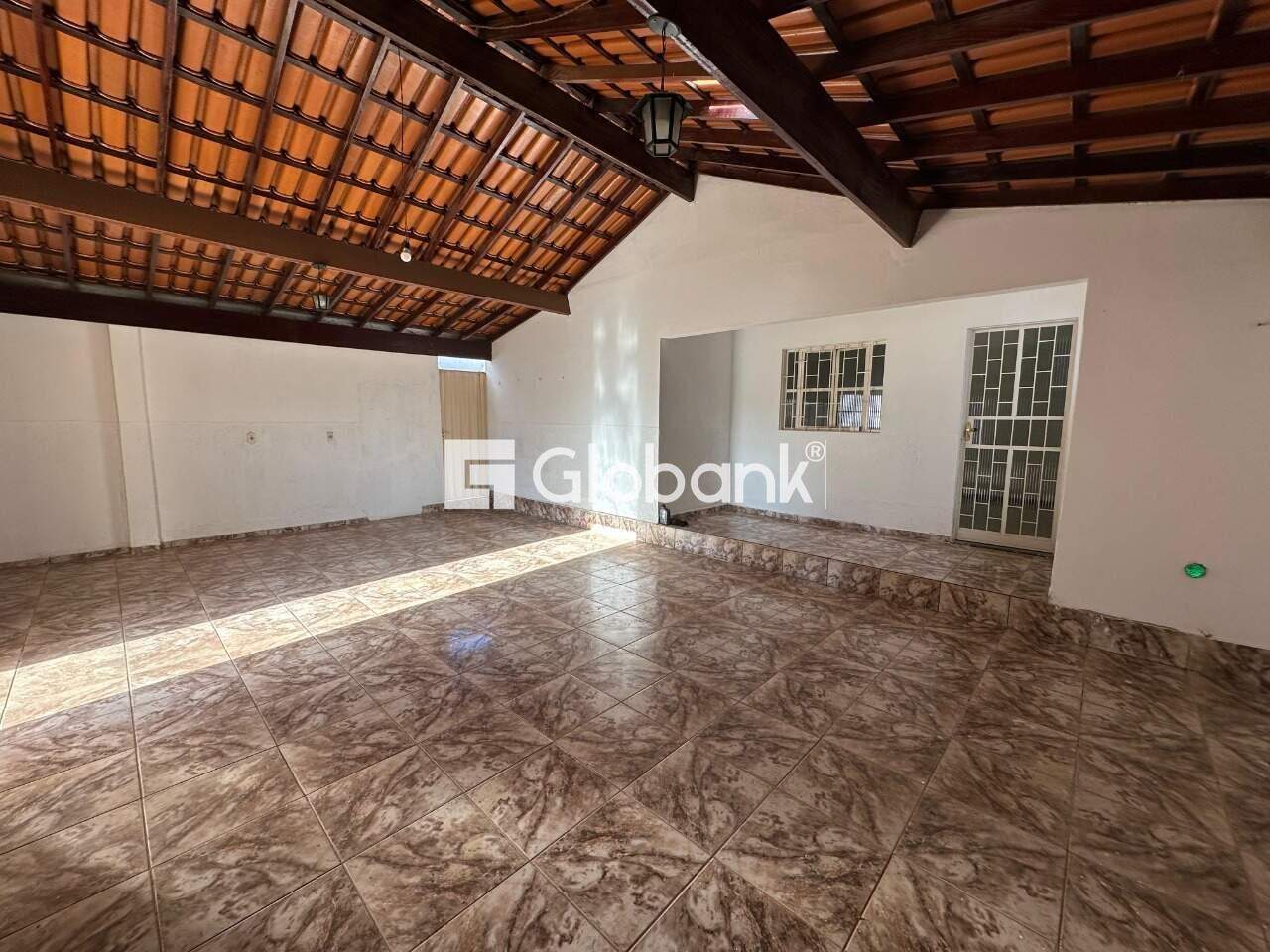 Casa 3 quartos para aluguel Jardim Primavera 120m² Montes Claros MG: Garagem