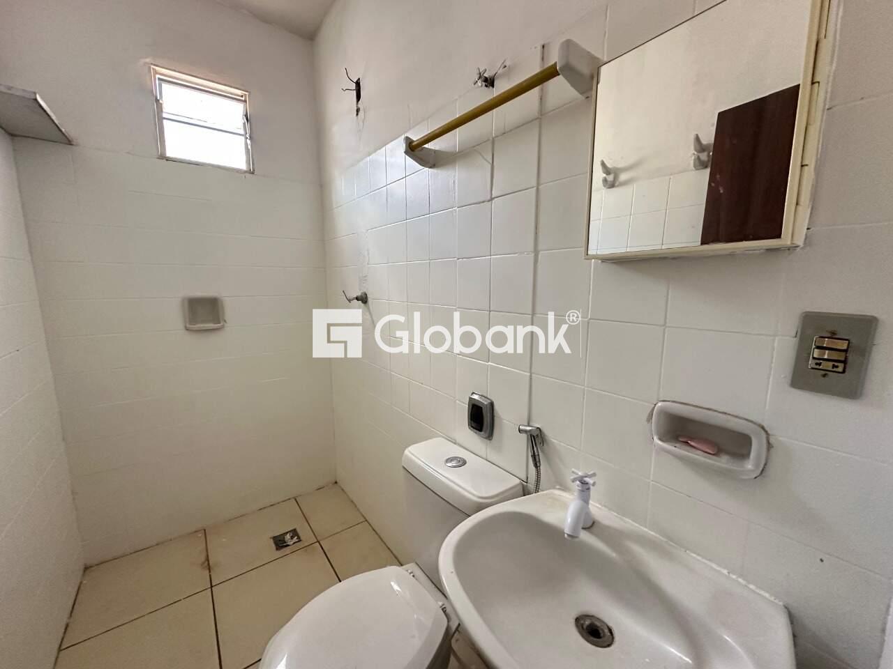 Casa 3 quartos para aluguel Jardim Primavera 120m² Montes Claros MG: Su te