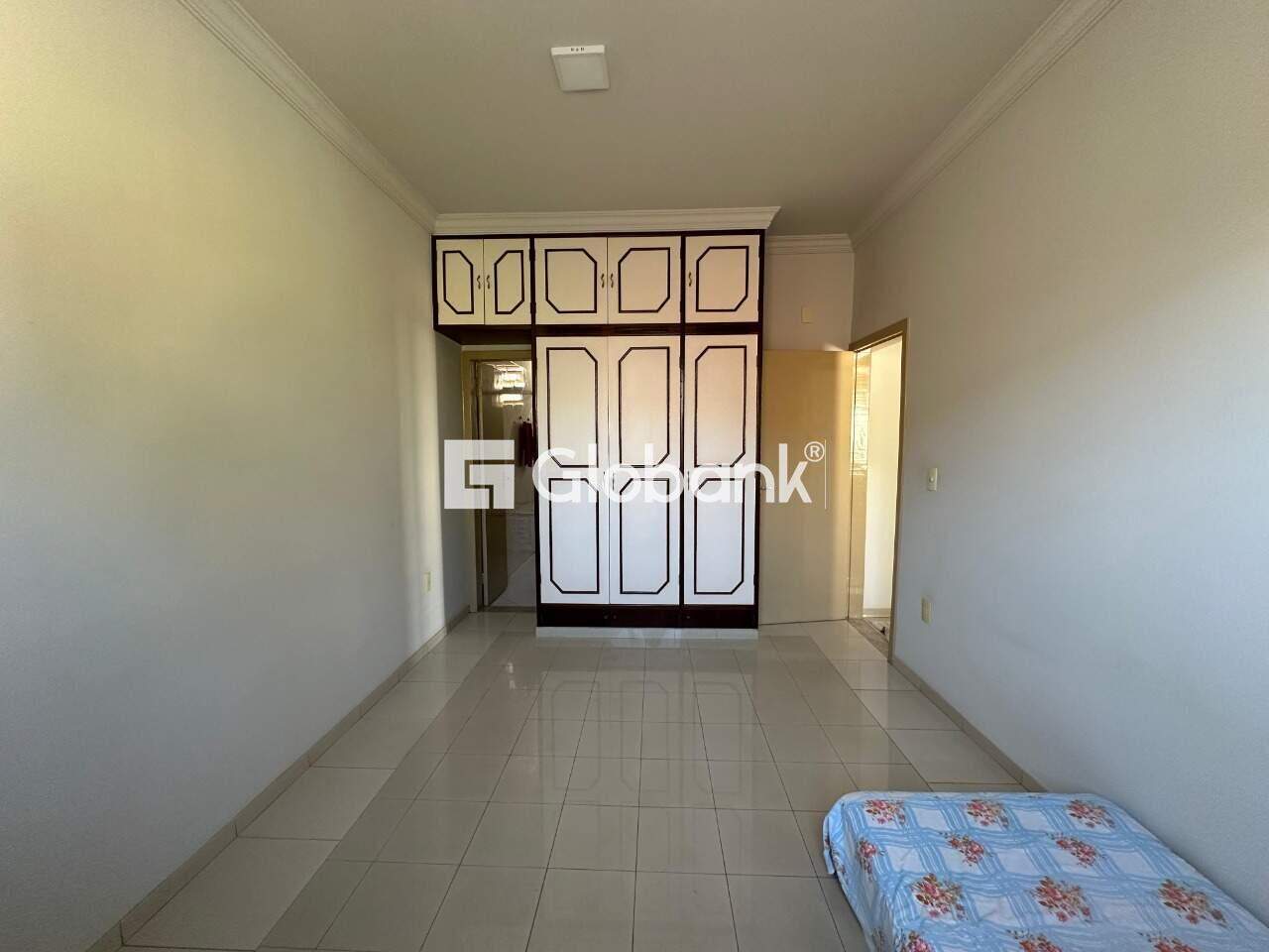 Casa 3 quartos para aluguel Vila Mauricéia 180m² Montes Claros MG: Quarto