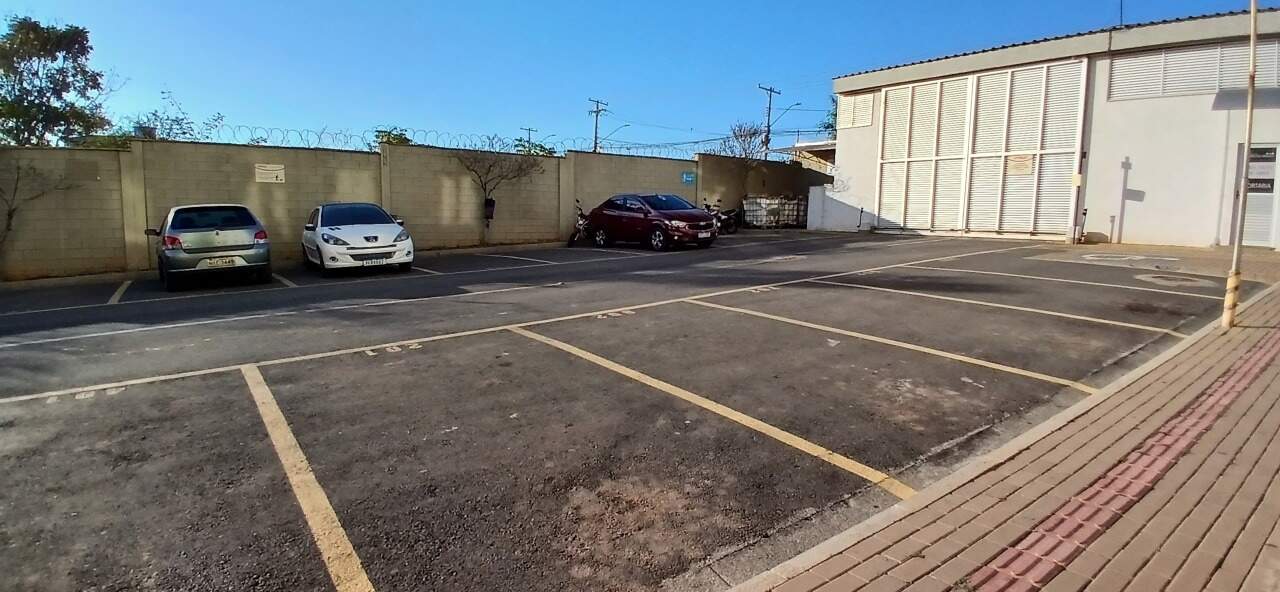 Apartamento 2 quartos para aluguel Planalto 45m² Montes Claros MG: Garagem
