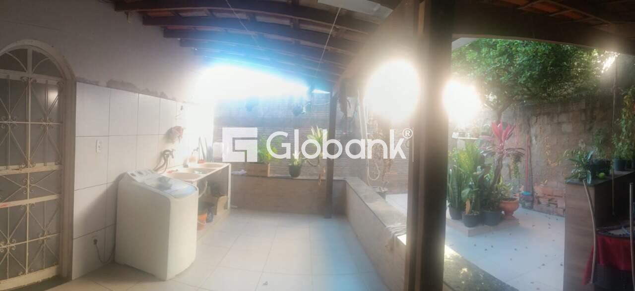 Casa 3 quartos à venda Vila Sion 0m² Montes Claros MG: 