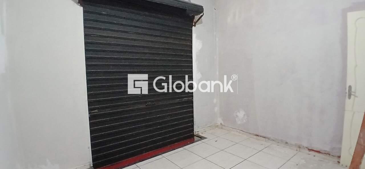 Ponto comercial para aluguel Centro 31m² Montes Claros MG: Interior
