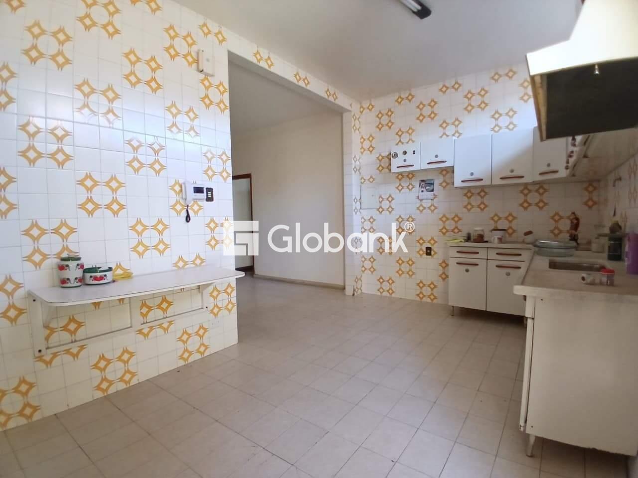 Casa 5 quartos para aluguel Centro 600m² Montes Claros MG: Cozinha