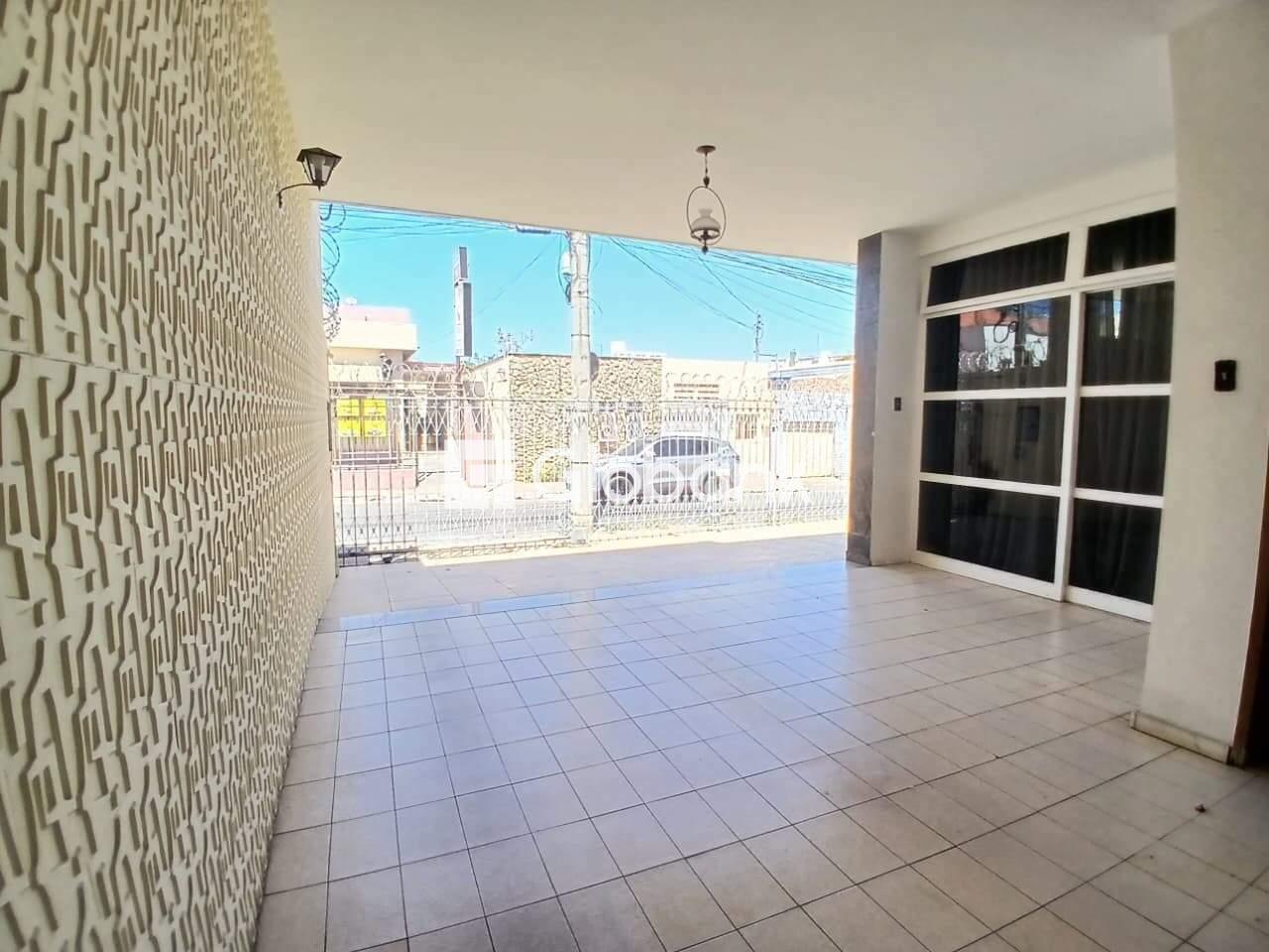 Casa 5 quartos para aluguel Centro 600m² Montes Claros MG: Garagem