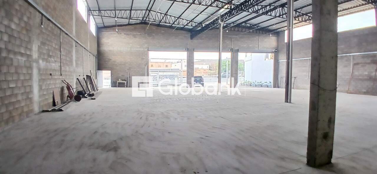 Galpão para aluguel Santa Rafaela 770m² Montes Claros MG: Interno...