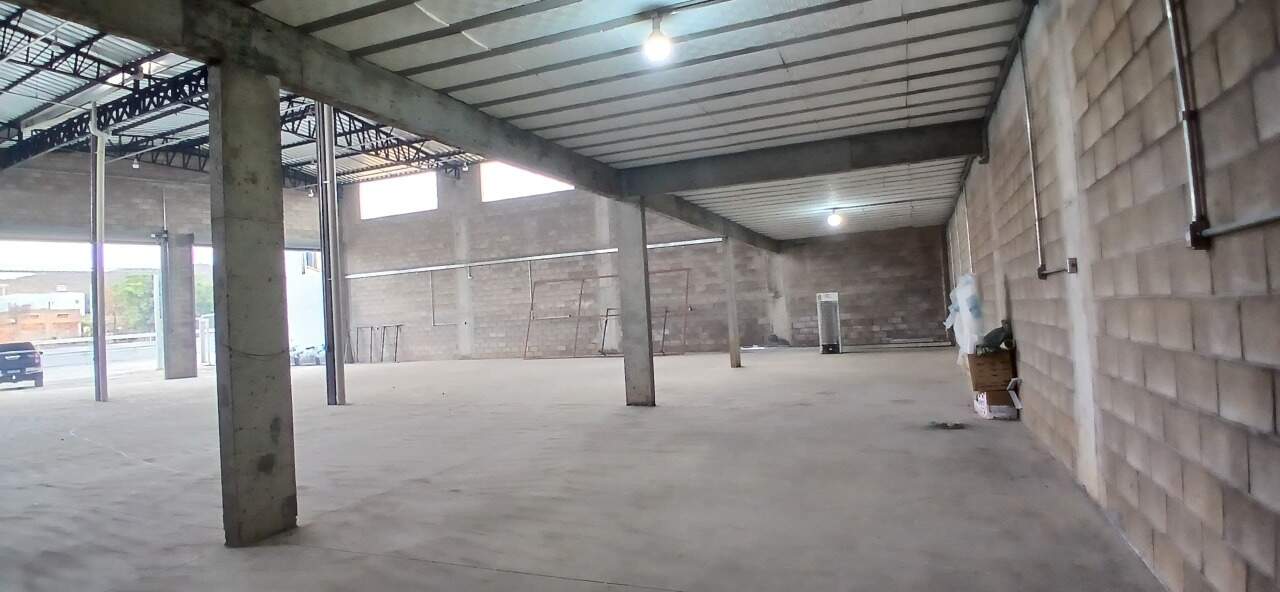 Galpão para aluguel Santa Rafaela 770m² Montes Claros MG: Interno..