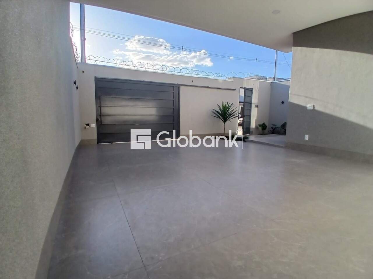 Casa 3 quartos à venda Morada do Sol 200m² Montes Claros MG: Garagem