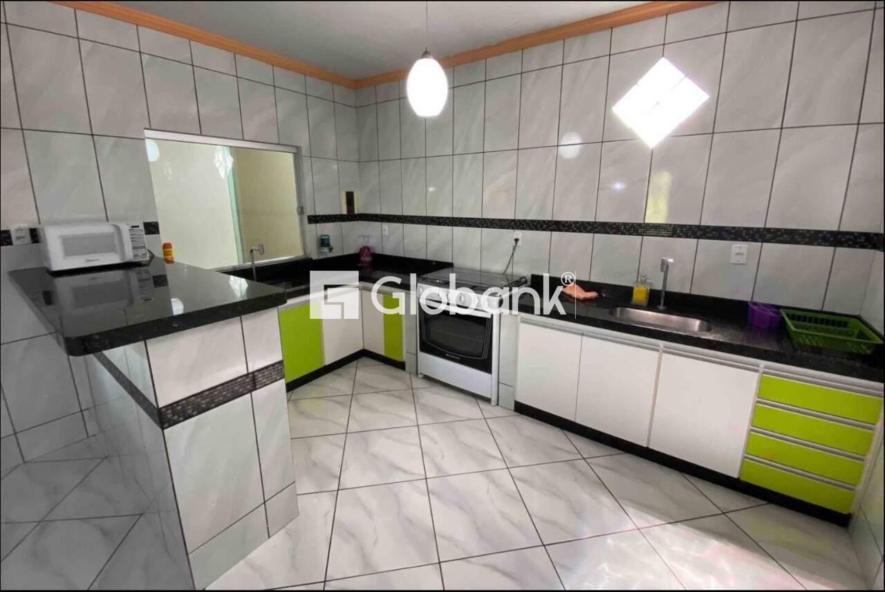 Casa 4 quartos à venda José Correia Machado 180m² Montes Claros MG: 