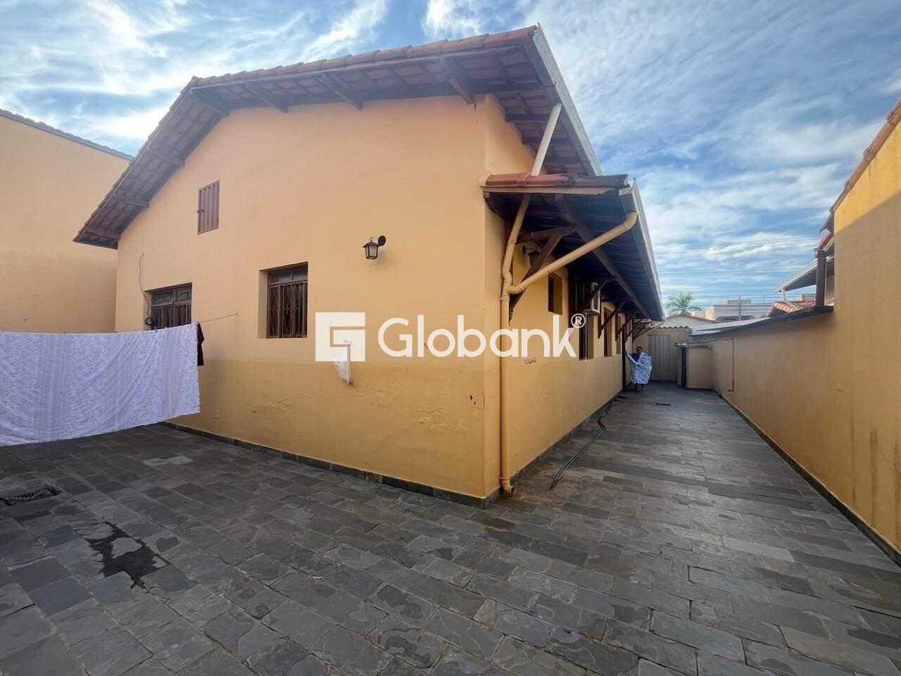 Casa 3 quartos à venda Santa Rita I 160m² Montes Claros MG: 
